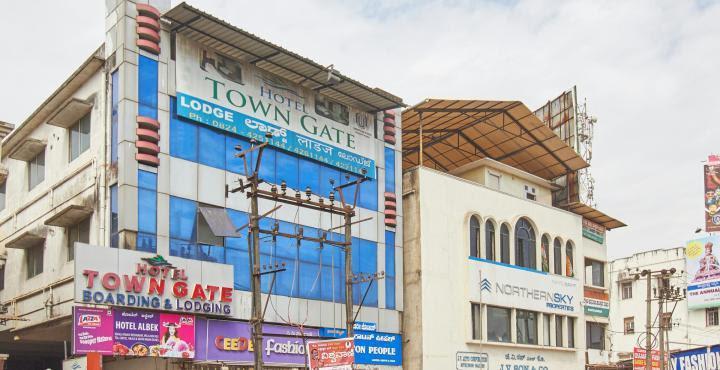 Hotel Town Gate Mangalore Exteriör bild